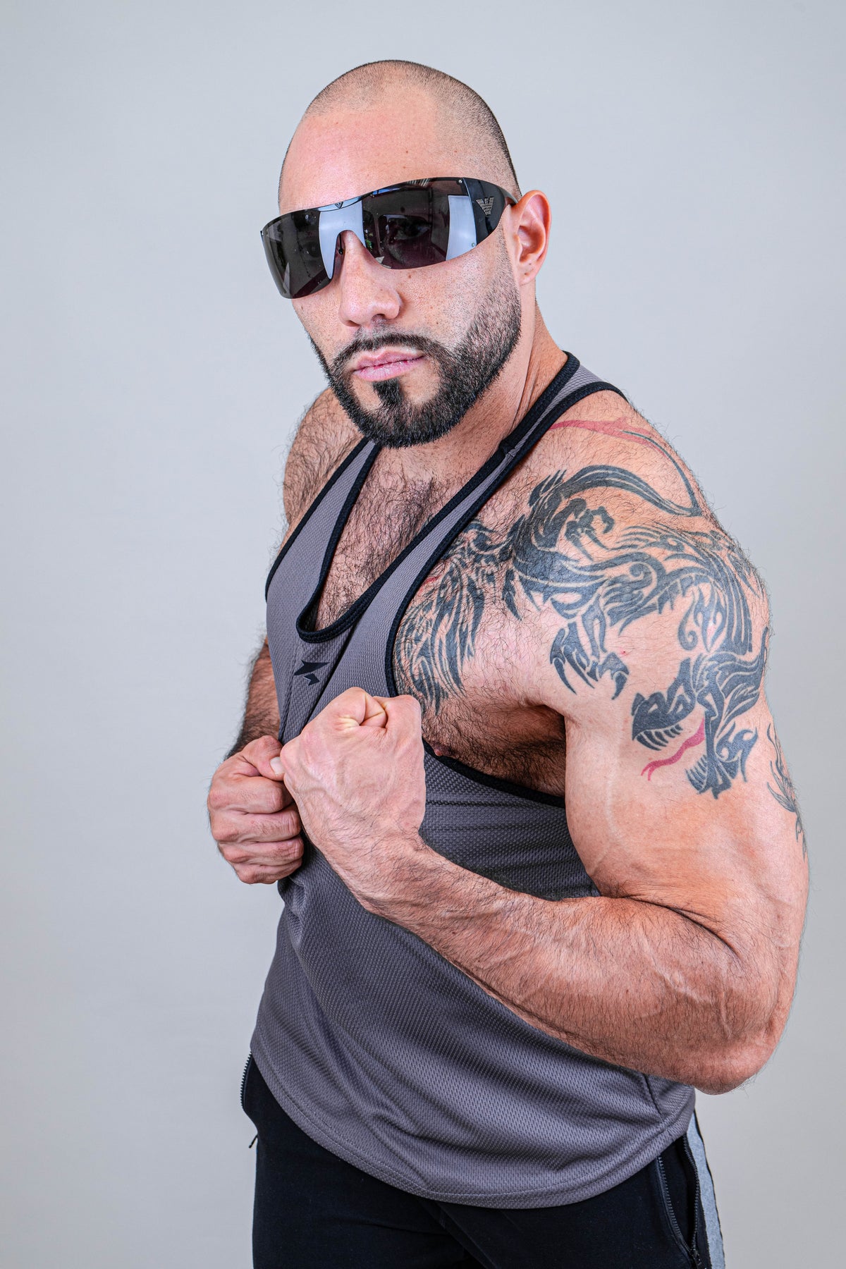 Playera Sin Mangas RUIYZ modelo "Menace"
