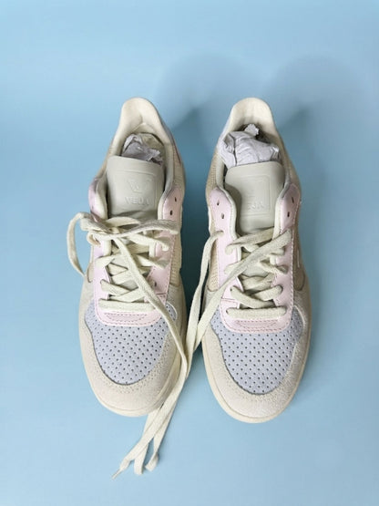 Tenis VEJA Blancos con Gamuza