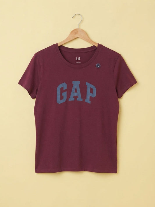 Playera GAP para mujer color vino